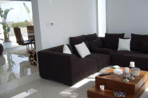 4 bedrooms House in Ypsonas, Cyprus No. 63185 9