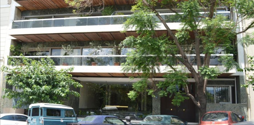 650m² Commercial property en Athens, Greece No. 49404