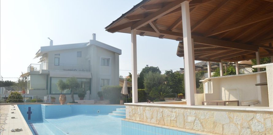 4 bedrooms Villa in Kalyvia Thorikou, Greece No. 59130