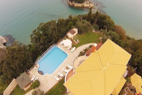 5 bedrooms Villa in Corfu, Greece No. 59115 1