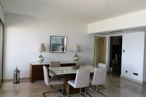 3 bedrooms Apartment in Larnaca, Cyprus No. 34199 8