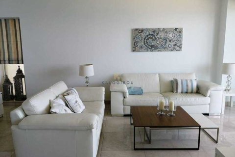 3 bedrooms Apartment in Larnaca, Cyprus No. 34199 3