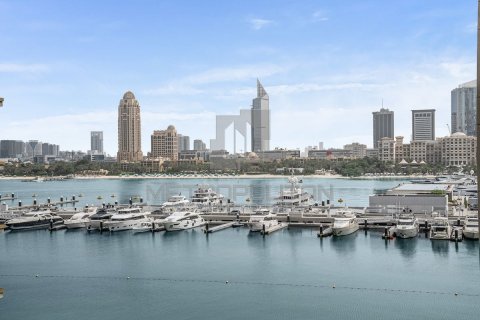 Квартира с 2 спальнями в EMAAR Beachfront, ОАЭ №6208 1