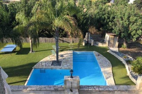 5 bedrooms Villa in Paramytha, Cyprus No. 77236 1