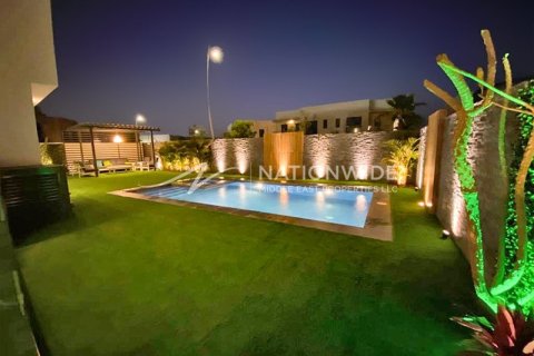 4 dormitorios Villa en  Yas Island, UAE No. 4468 7