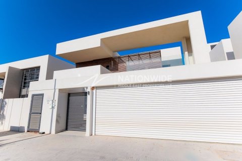 5 bedrooms Villa on the Yas Island, UAE No. 4425 8