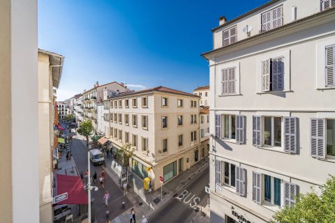 3 dormitorios Apartment en Cannes, France No. 67269 1