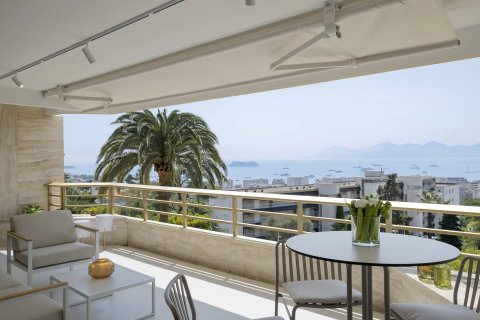 3 dormitorios Apartment en Cannes, France No. 67272 2