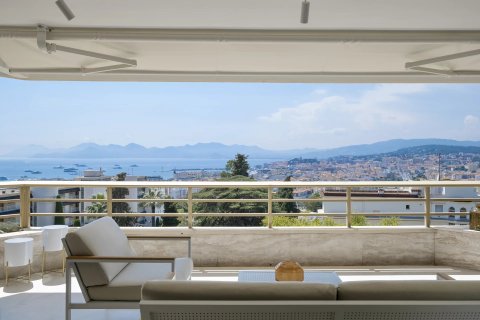 3 dormitorios Apartment en Cannes, France No. 67272 1