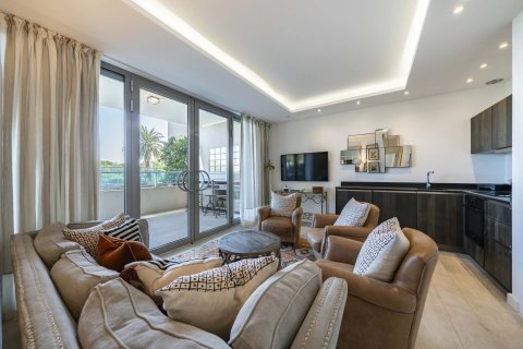 2 dormitorios Apartment en Antibes, France No. 67270 3