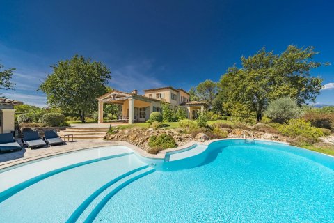 4 bedrooms Villa in Tourrettes, France No. 67239 3