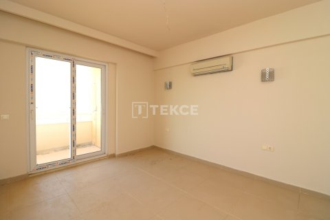 3+1 Apartment in Erdemli, Turkey No. 12235 5