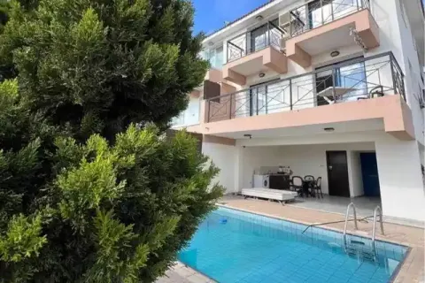 3 bedrooms Villa in Chloraka, Cyprus No. 30163 1