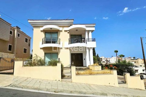 5 dormitorios House en Agios Athanasios, Cyprus No. 31486 1