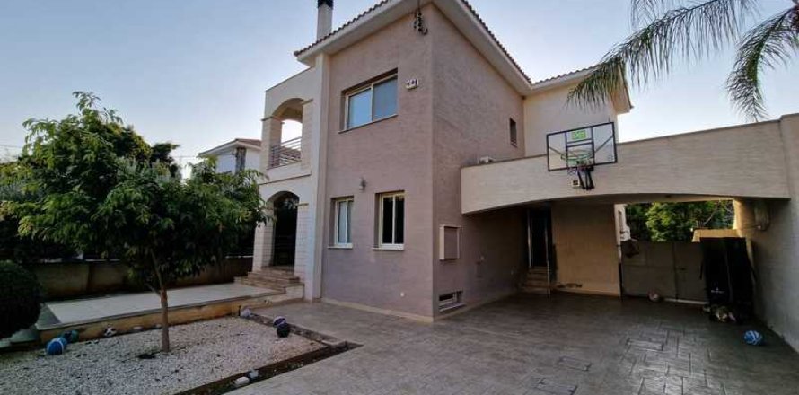 7 bedrooms Villa in Agios Tychonas, Cyprus No. 71910