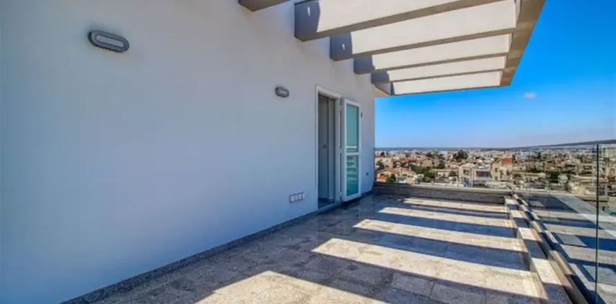 3 bedrooms Penthouse in Mesa Geitonia, Cyprus No. 35255