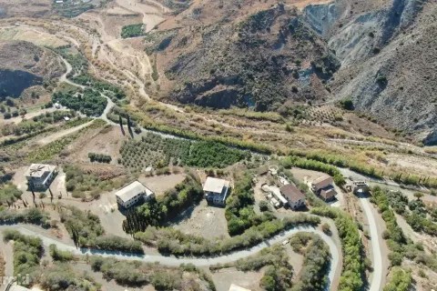 595810m² Land à Agia Varvara, Cyprus No. 42179 1