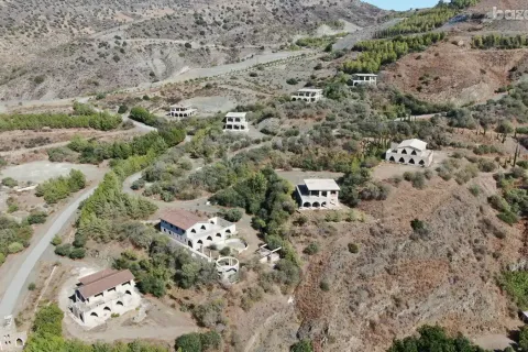 595810m² Land en Agia Varvara, Cyprus No. 42179 3