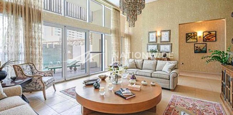 5 bedrooms Townhouse in Abu Dhabi, UAE No. 4034