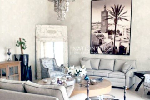 5 bedrooms Townhouse in Abu Dhabi, UAE No. 4034 18