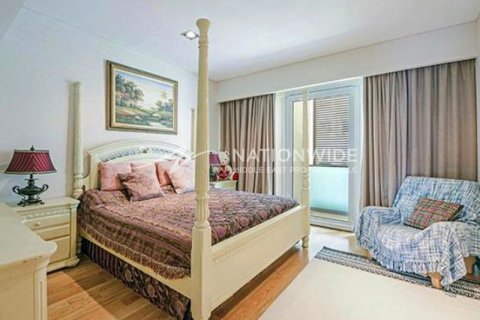 5 bedrooms Townhouse in Abu Dhabi, UAE No. 4034 13