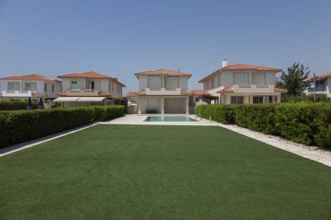 5 bedrooms Villa in Pervolia, Cyprus No. 28661 13