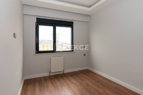 2+1 Apartment en Istanbul, Turkey No. 24943 18