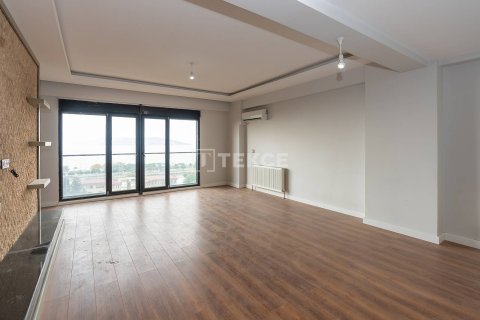 2+1 Apartment en Istanbul, Turkey No. 24943 5