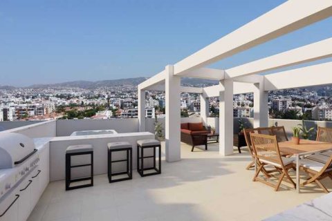 2 bedrooms Penthouse in Germasogeia, Cyprus No. 74909 1