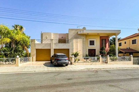 5 bedrooms Villa in Germasogeia, Cyprus No. 74493 1