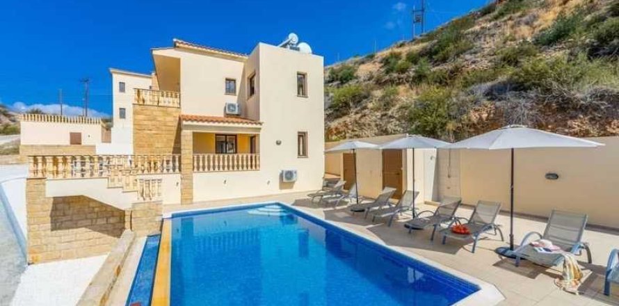 3 bedrooms Villa in Pegeia, Cyprus No. 71919