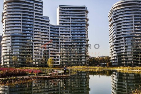 4+1 Apartment in Bakırköy, Turkey No. 17955 5