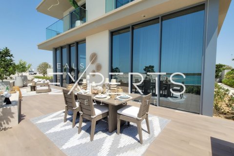 4 bedrooms Villa in Abu Dhabi, UAE No. 74401 15