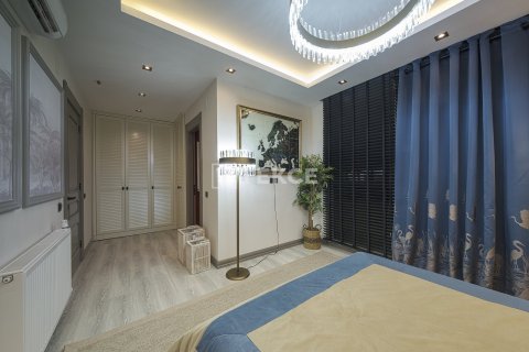 5+1 Apartment in Mezitli, Turkey No. 15924 25