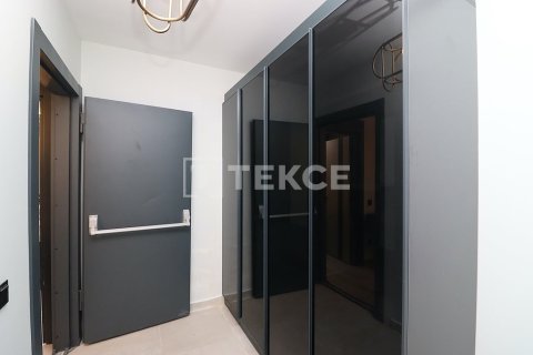 5+1 Apartment in Mezitli, Turkey No. 19713 10