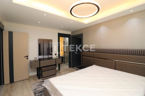 5+1 Apartment in Mezitli, Turkey No. 19713 15