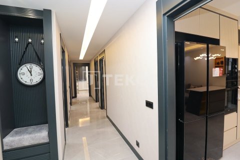 5+1 Apartment in Mezitli, Turkey No. 19713 9