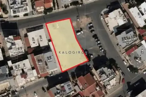 977m² Land in Larnaca, Cyprus No. 52697 1