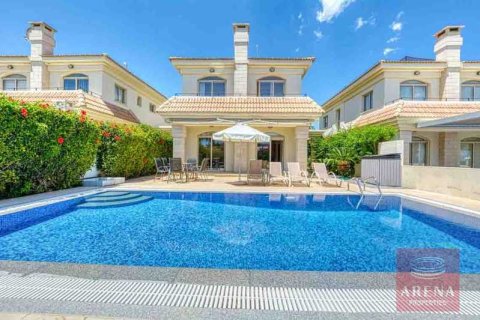 3 bedrooms Villa in Paralimni, Cyprus No. 29769 1