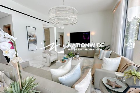 4 bedrooms Villa in Abu Dhabi, UAE No. 71150 3