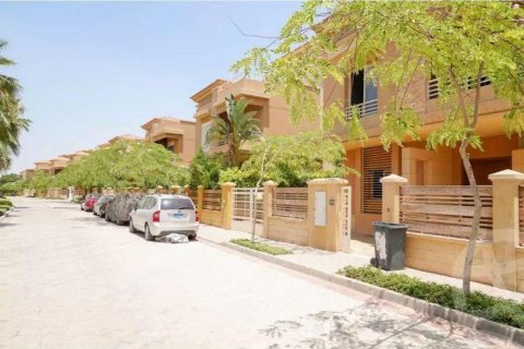 4 dormitorios Townhouse en Jeera, Egypt No. 38126 10