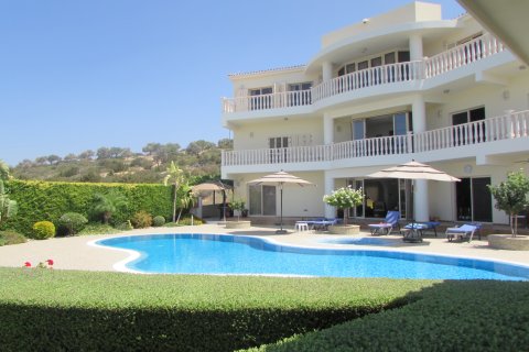 5 bedrooms Villa in Paphos, Cyprus No. 38071 2