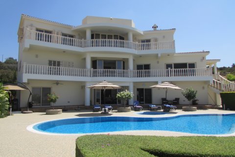 5 bedrooms Villa in Paphos, Cyprus No. 38071 1