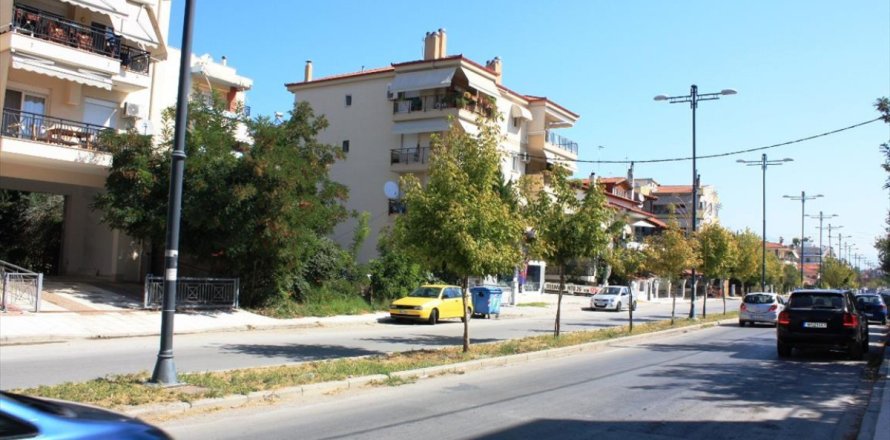 194m² Commercial property en Thessaloniki, Greece No. 49490