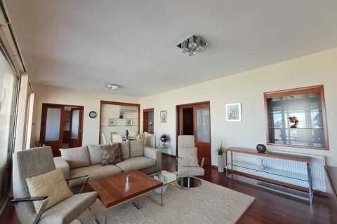 3 bedrooms Penthouse in Limassol, Cyprus No. 33555 2