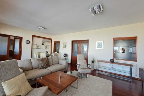 3 bedrooms Penthouse in Limassol, Cyprus No. 33555 3