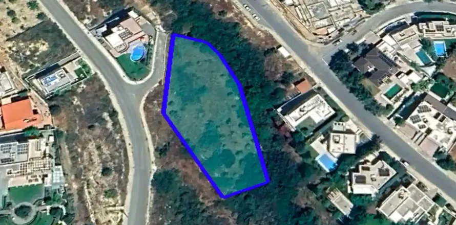 2007m² Land in Agios Athanasios, Cyprus No. 41766