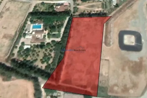 8252m² Land in Dromolaxia, Cyprus No. 35448 1