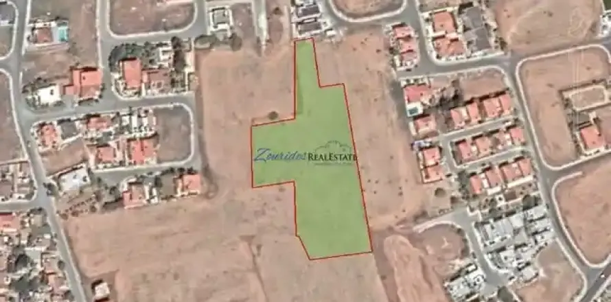 8400m² Land à Kiti, Cyprus No. 35450