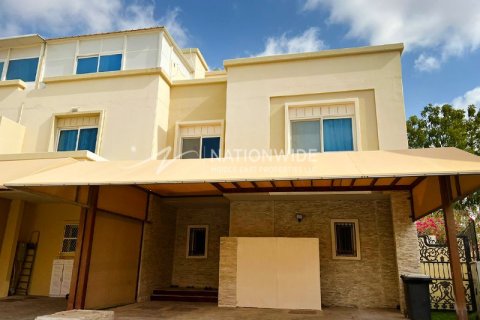 2 bedrooms Villa in Abu Dhabi, UAE No. 3342 1